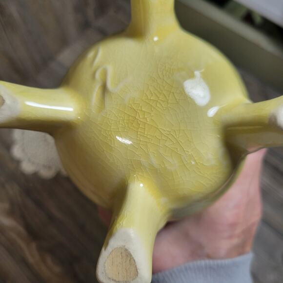 Vintage Vase Brush Pottery USA 923, Yellow Drip Footed Large - Picture 4 of 8